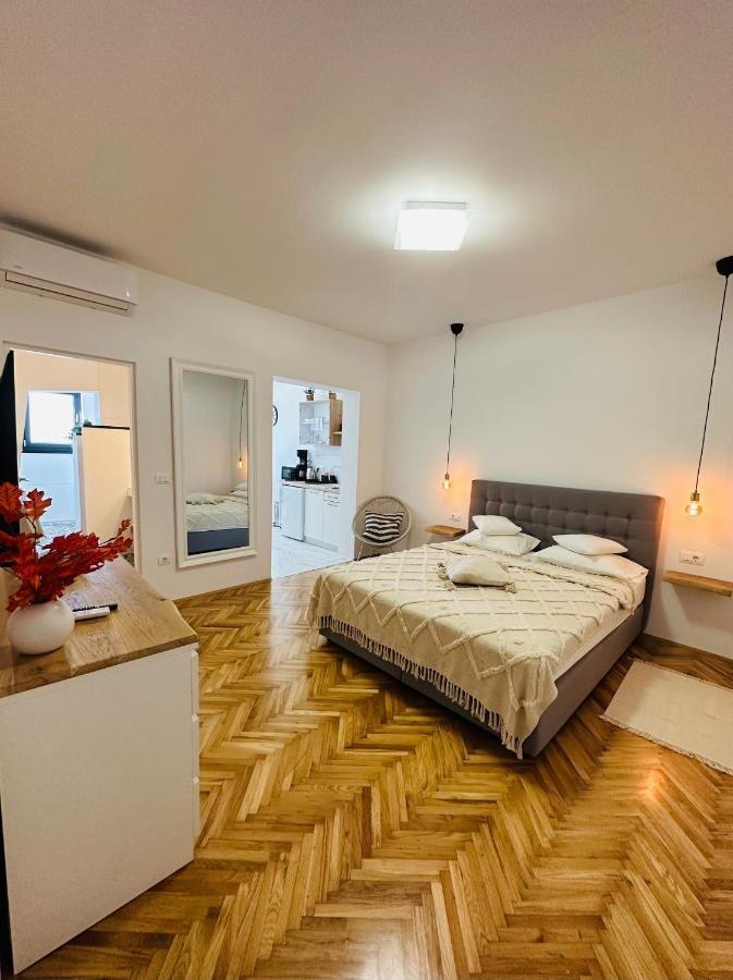 Studio Zara Rovinj Exterior foto